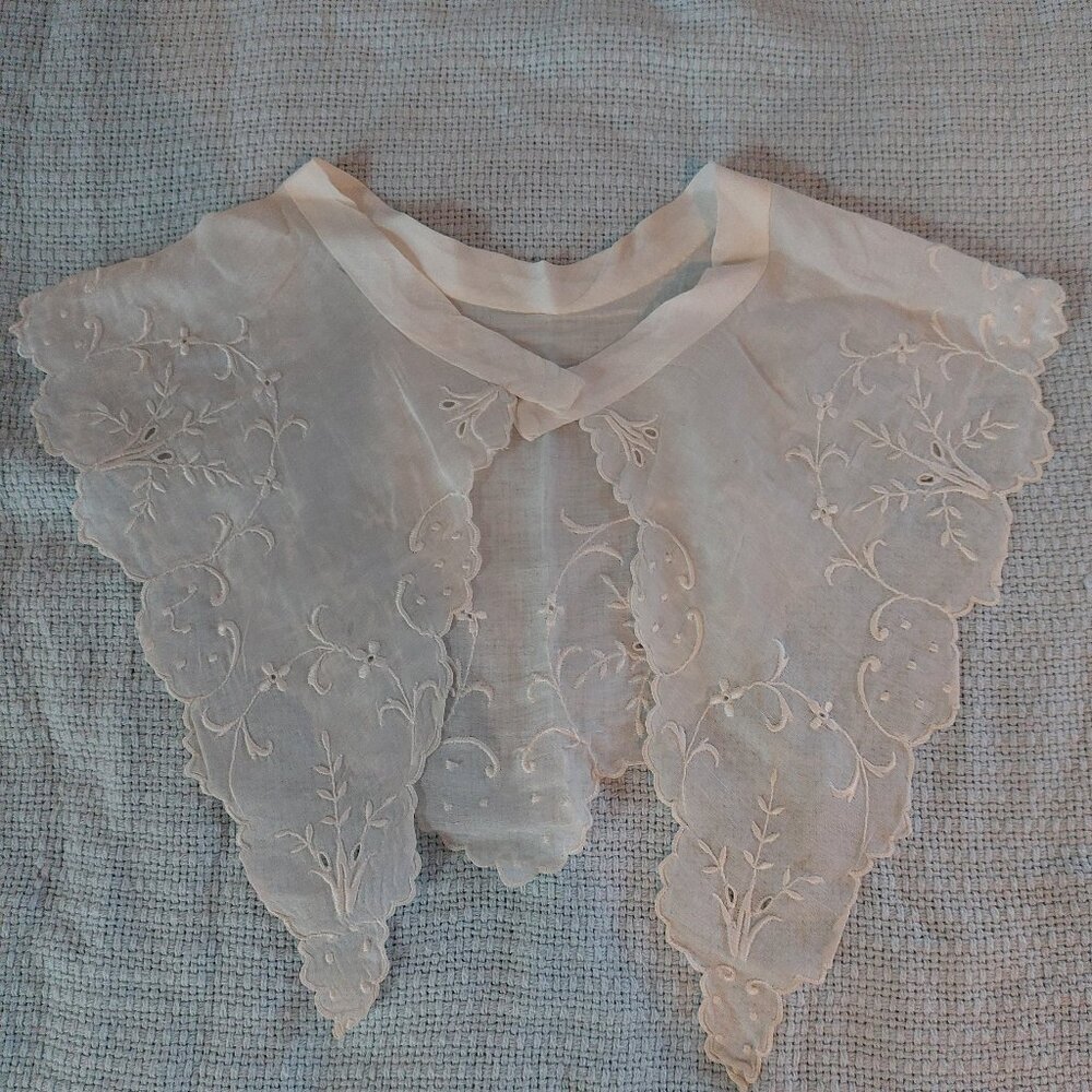 Vintage cotton embroidered collar